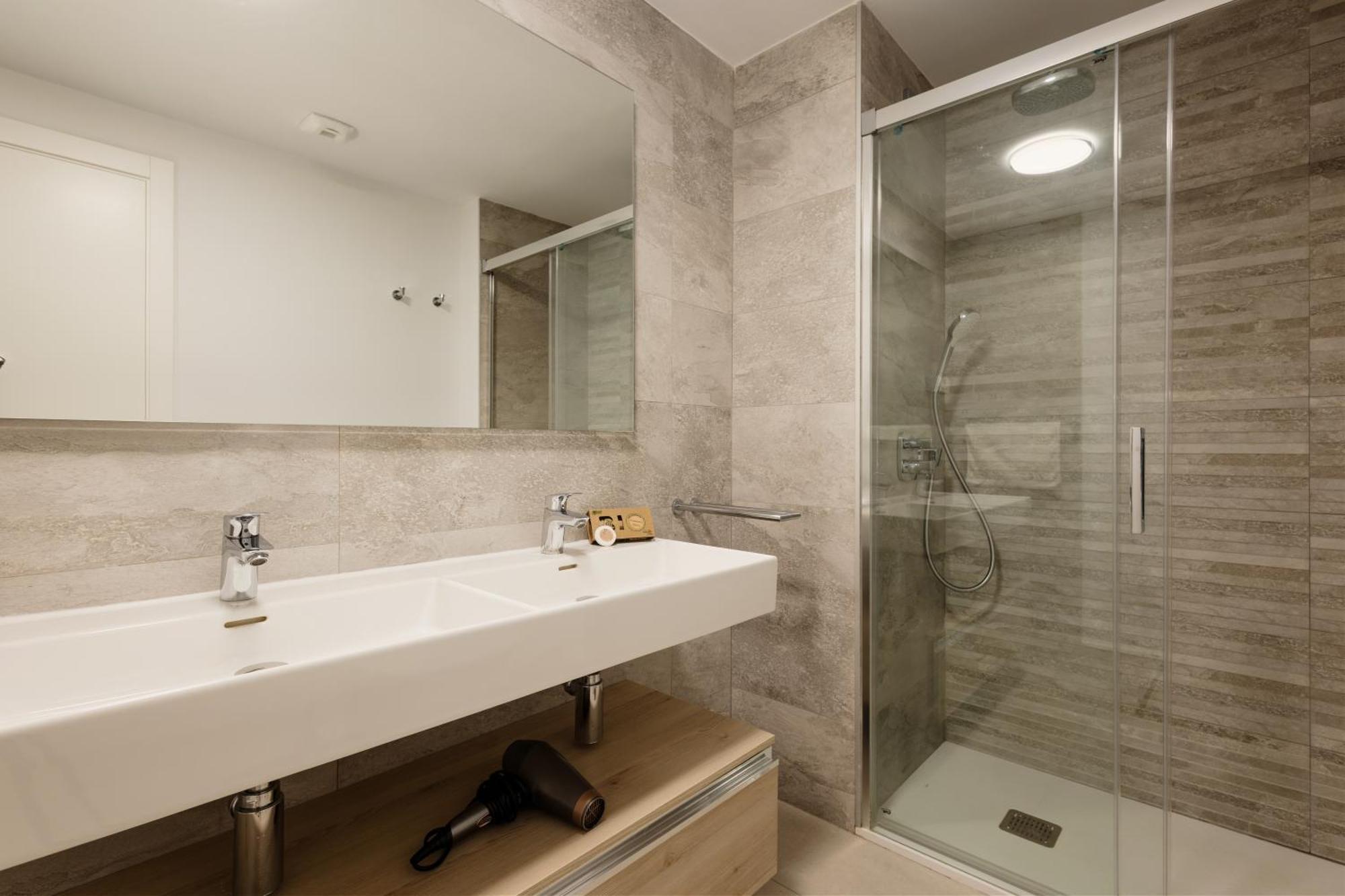 Luxurious 2 Bedroom Apartment Close To The Beach In Естепона Екстериор снимка