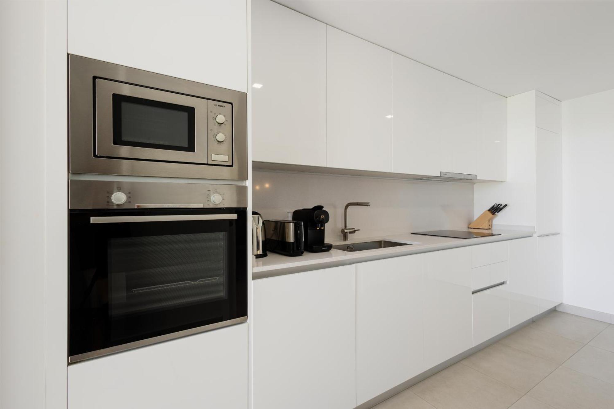 Luxurious 2 Bedroom Apartment Close To The Beach In Естепона Екстериор снимка