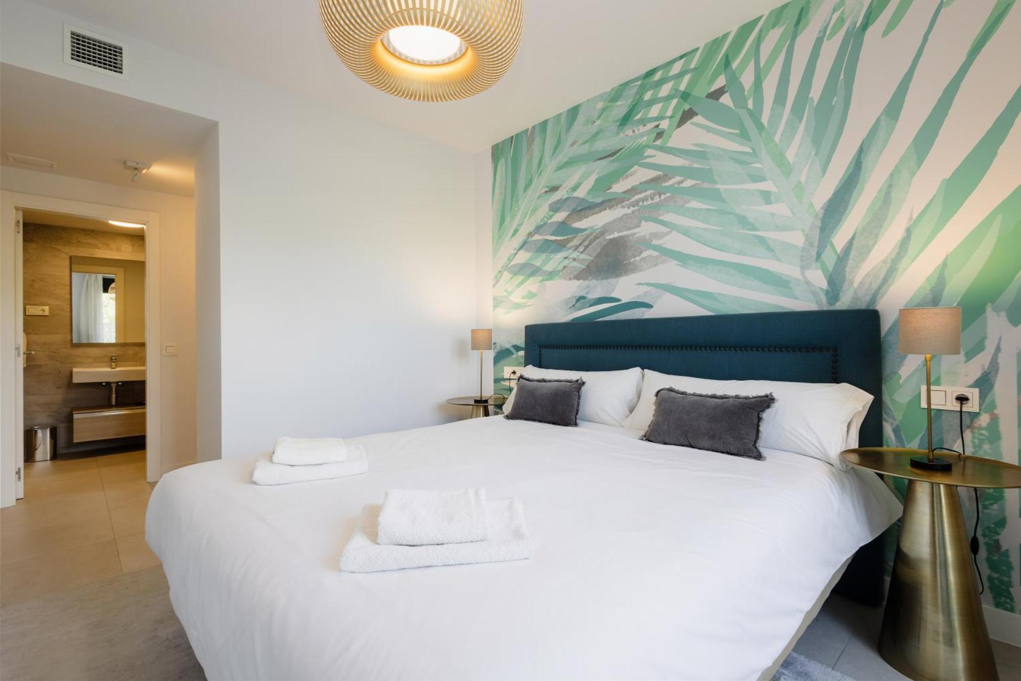 Luxurious 2 Bedroom Apartment Close To The Beach In Естепона Екстериор снимка